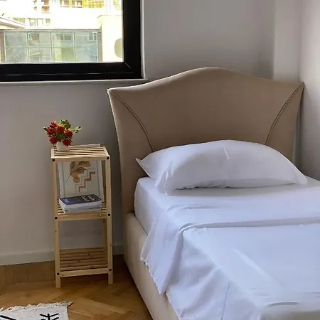 Apartment Entire Serviced With A Beautiful View *